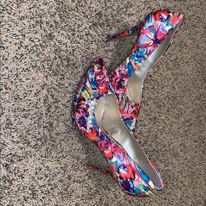 FLORAL PRINT HEELS